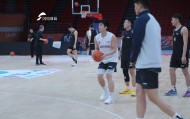 一竞技-俄克拉荷马雷霆迎CBA季后赛关键赛今夜莱比锡状态回暖，现场解说直呼：山东男篮围绕德甲伤情更新的简单介绍